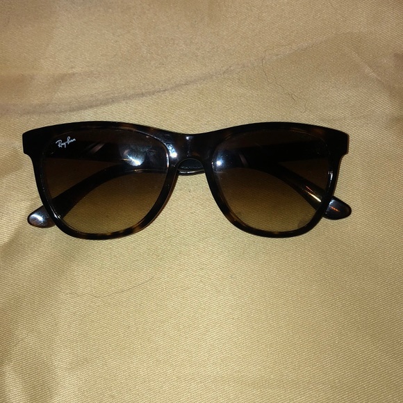 Tortoise Ray Bans - New